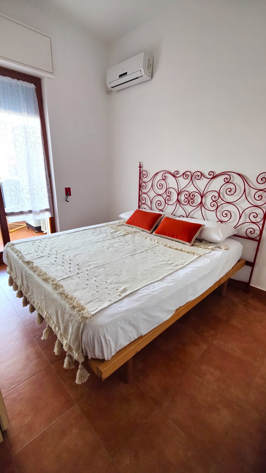 Camera da letto sinistra